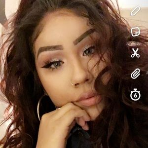 Meet your Posher, Daniela